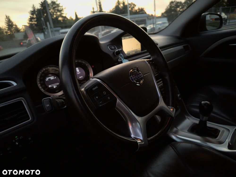 Volvo V70 D4 Momentum - 18