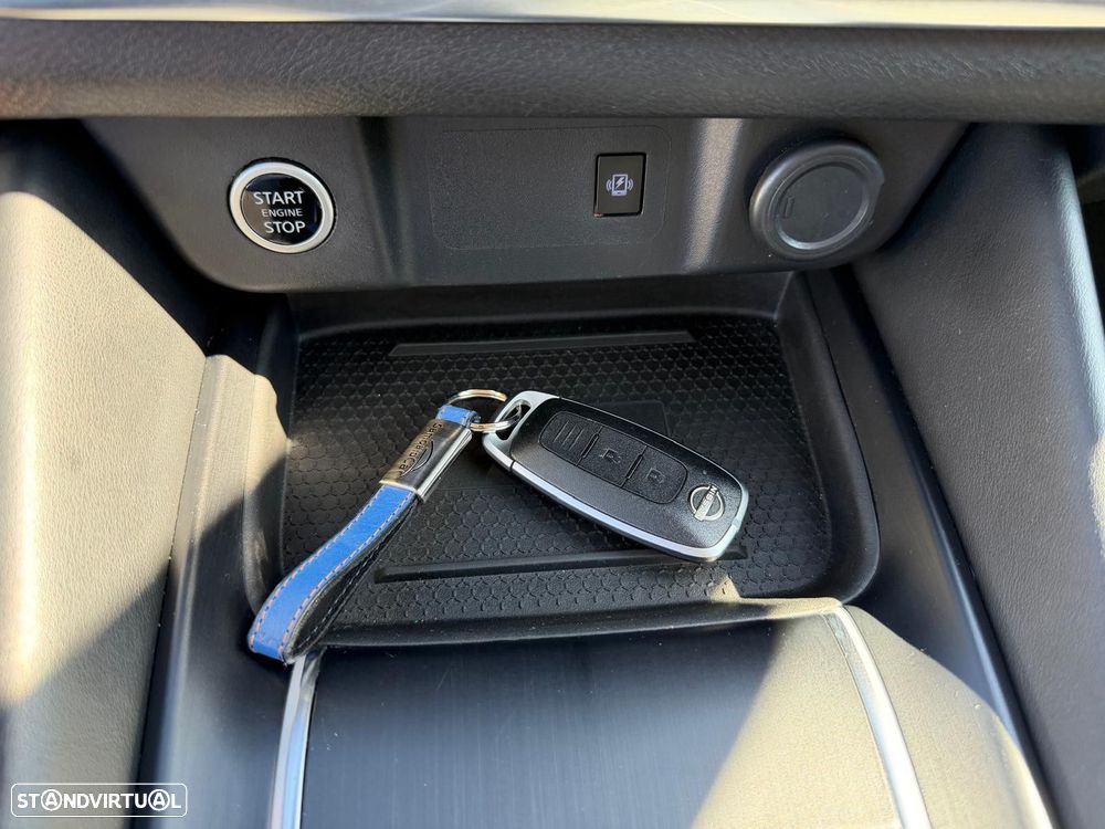 Nissan Qashqai 1.3 DIG-T N-Connecta LED - 25