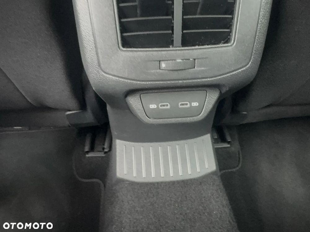 Volkswagen T-Roc 1.5 TSI Life DSG - 25