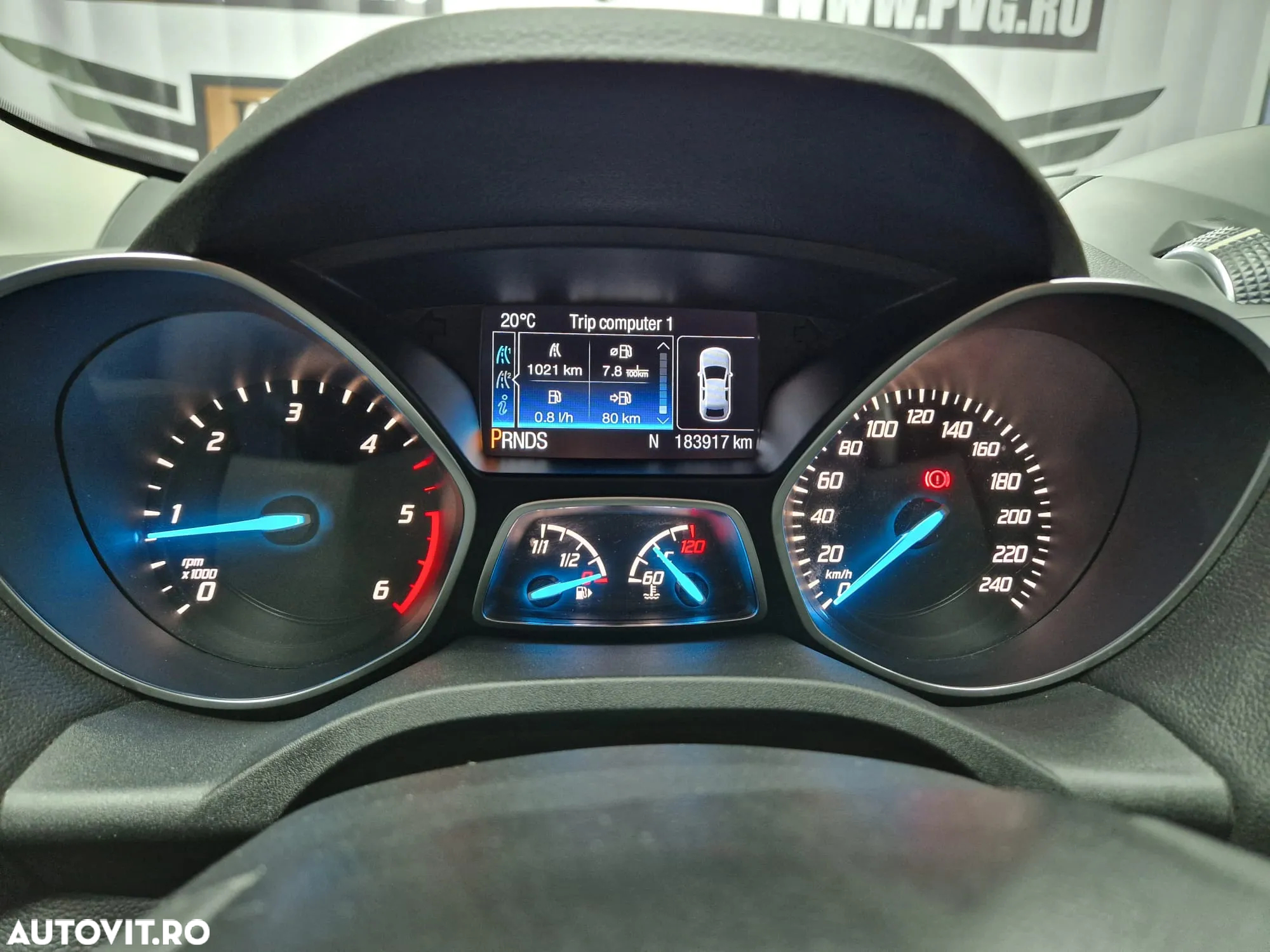 Ford Kuga 2.0 TDCi 4x4 Aut. Trend - 12