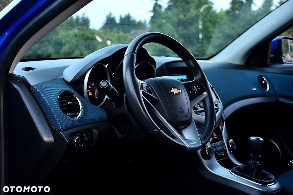 Chevrolet Cruze 1.8 LS+ - 17