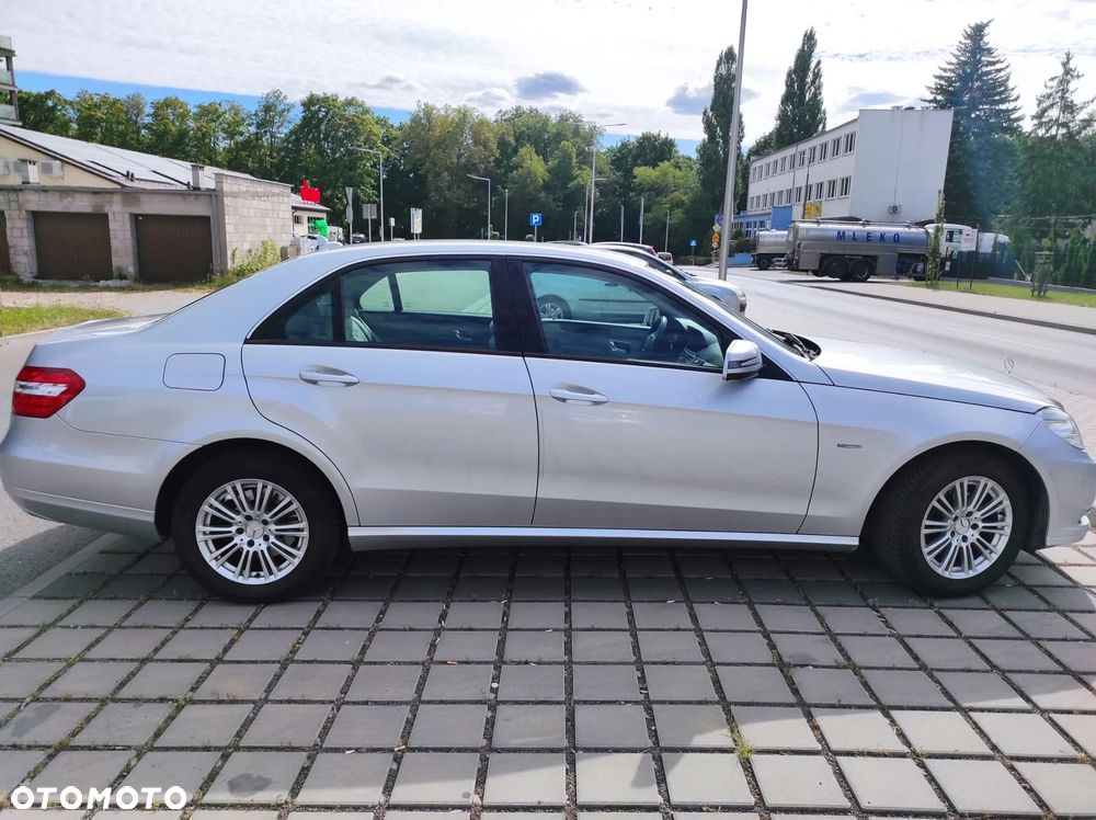 Mercedes-Benz Klasa E 200 BlueEFFICIENCY Elegance - 5