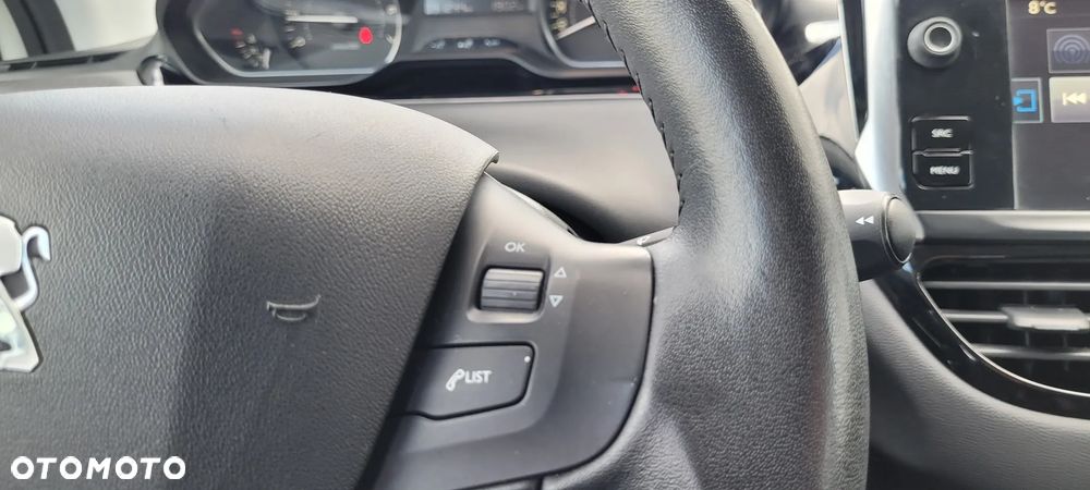 Peugeot 208 82 PureTech Style - 24