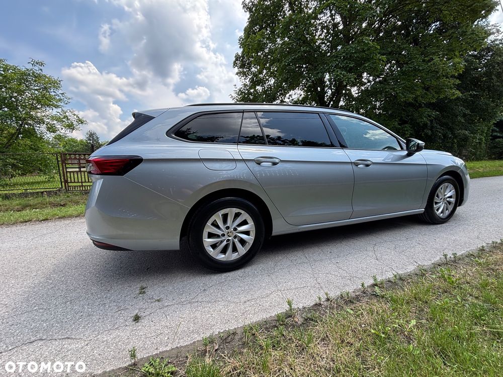 Skoda Superb 2.0 TDI SCR Essence DSG - 8