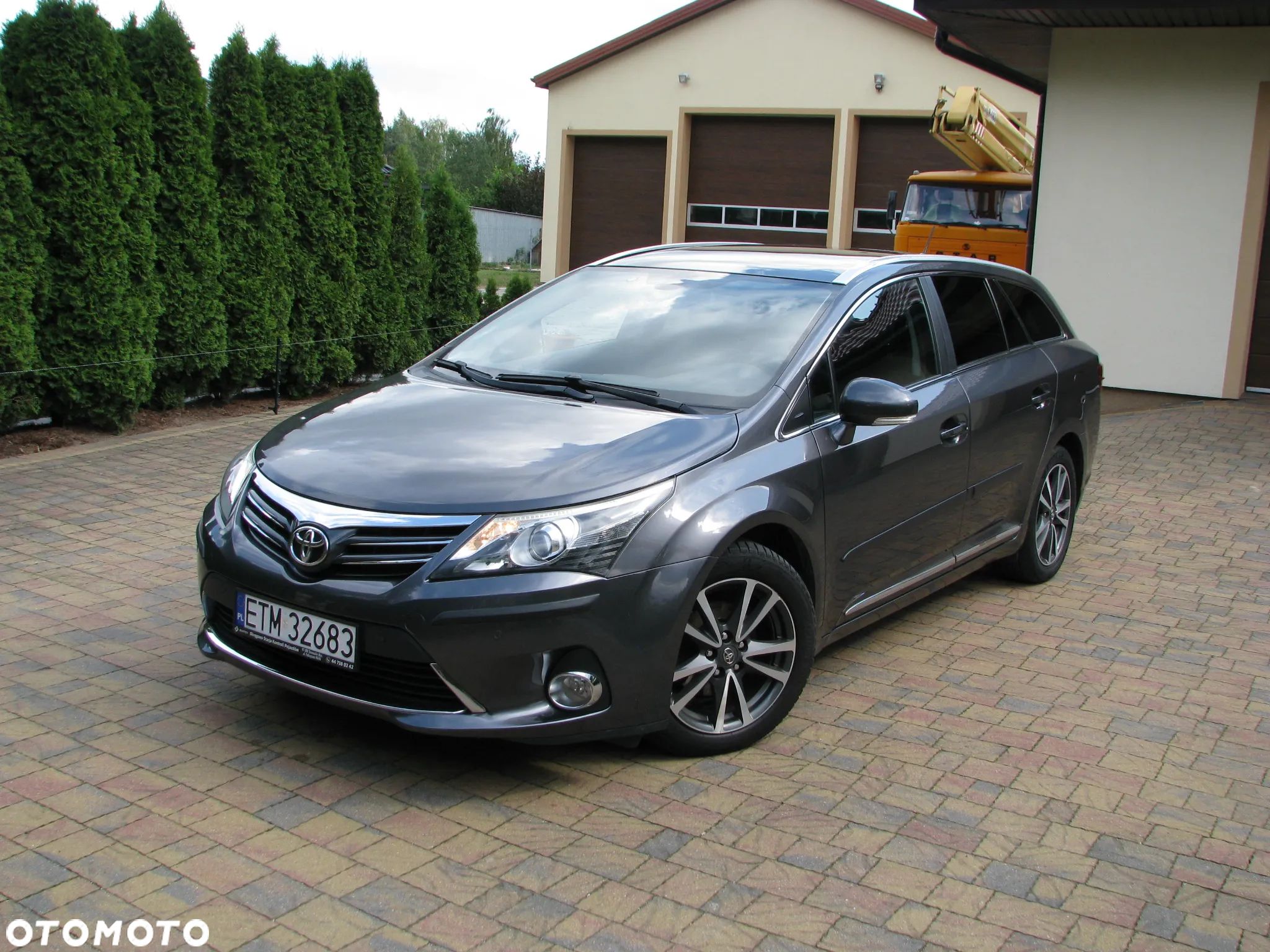 Toyota Avensis Combi 2.0 D-4D Executive - 1