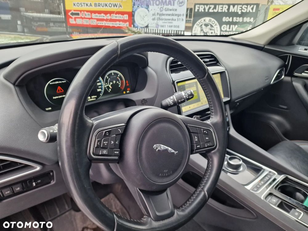Jaguar F-Pace - 14