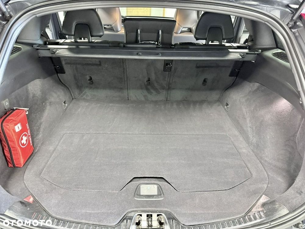 Volvo V60 D3 R-Design - 39