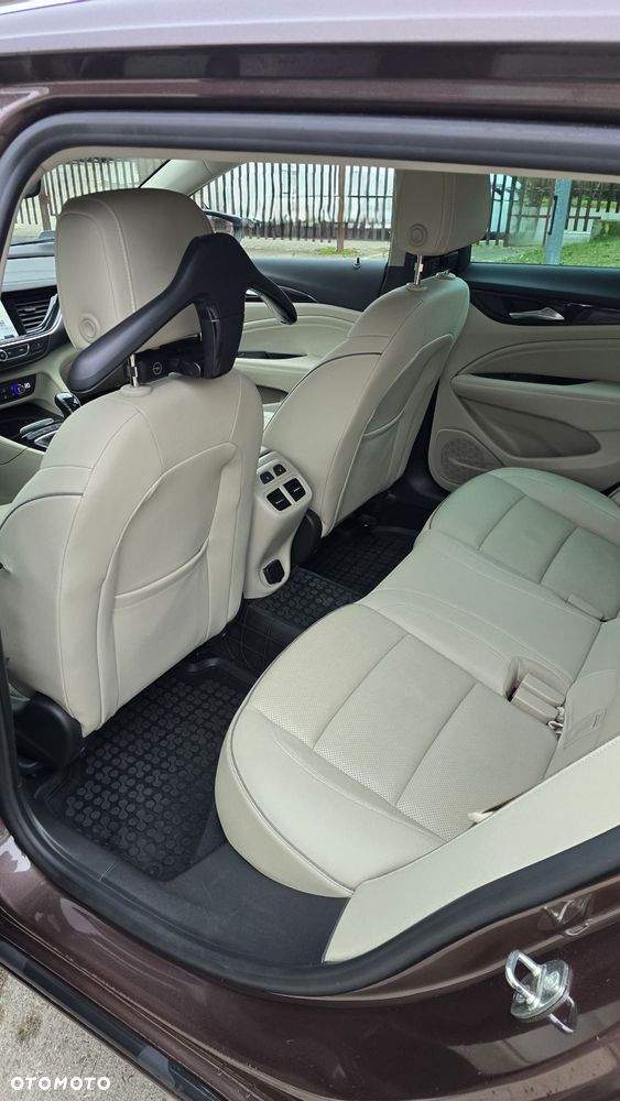 Opel Insignia 2.0 CDTI S&S - 17