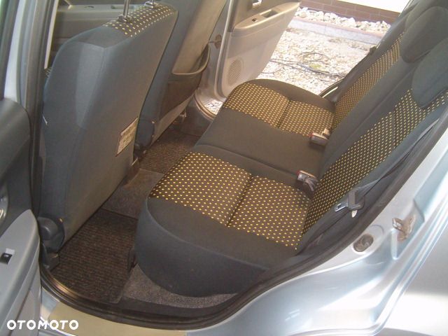 Daihatsu Sirion - 14