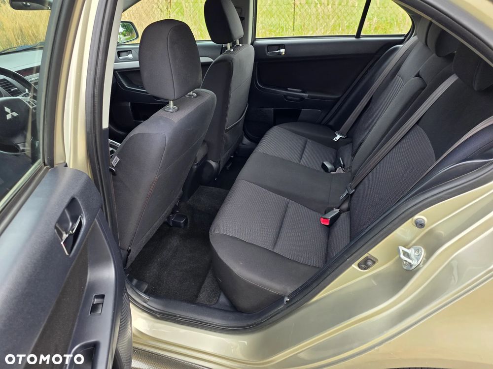 Mitsubishi Lancer 1.8 Intense - 14