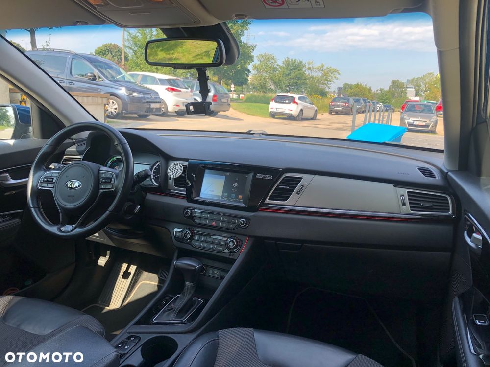 Kia Niro 1.6 GDI Hybrid L Business Line - 11
