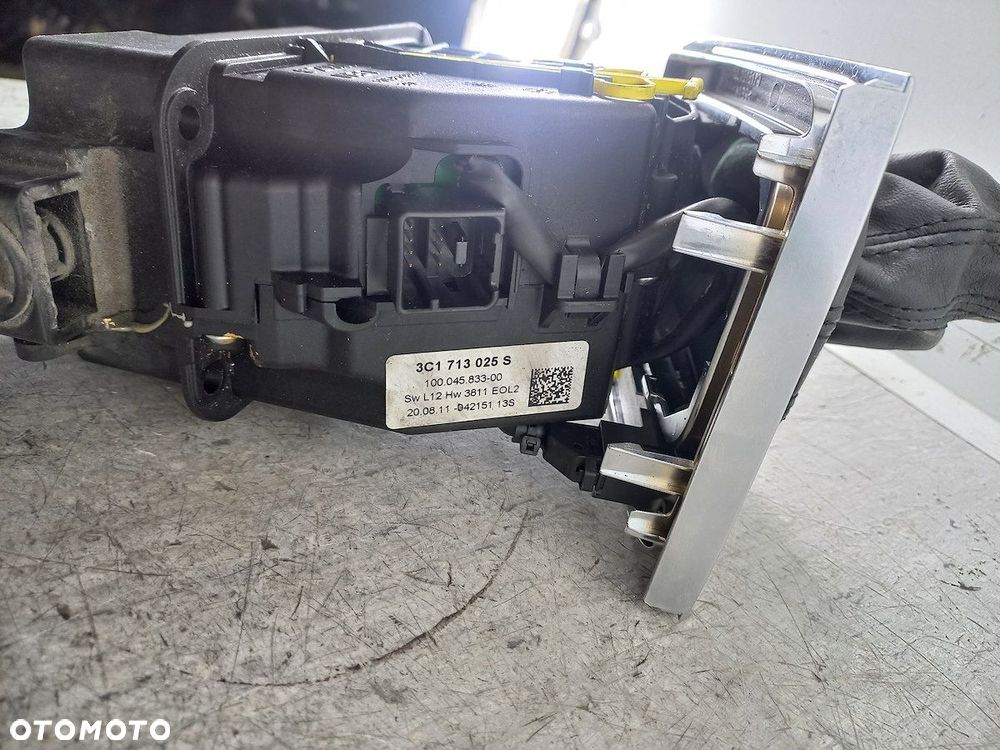 LEWAREK ZMIANY BIEGÓW VW PASSAT B7 3C1713025S 2.0 TDI - 4