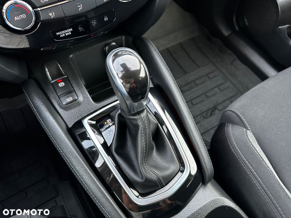 Nissan Qashqai 1.3 DIG-T N-Style DCT - 27