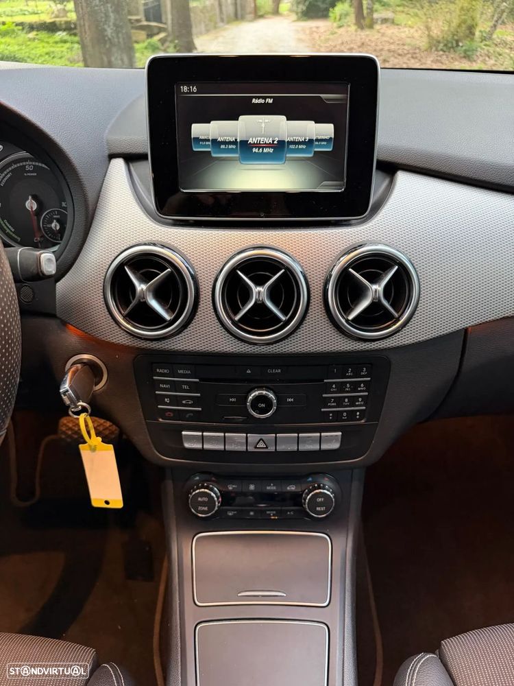 Mercedes-Benz B 250 - 16