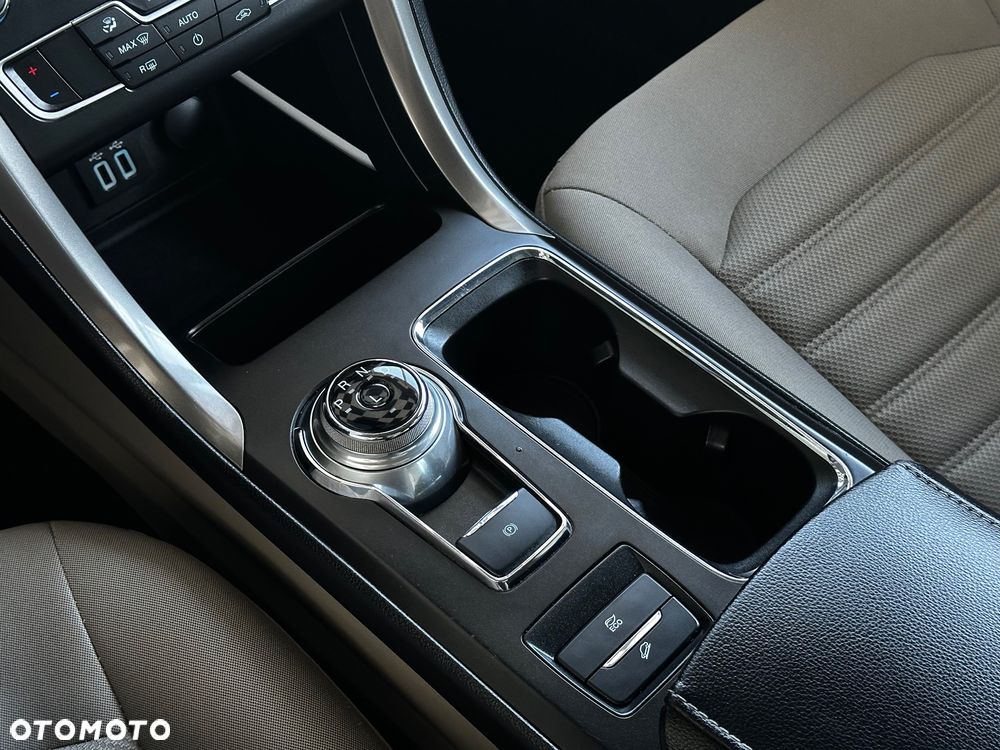 Ford Fusion - 22