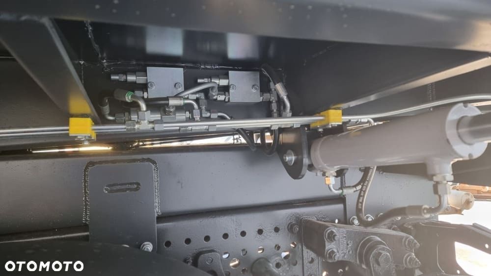 Mercedes-Benz Arocs 1824 - 14