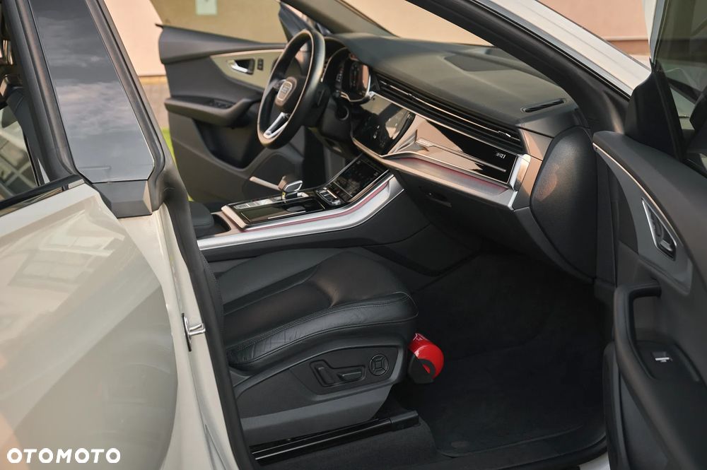 Audi Q8 - 25