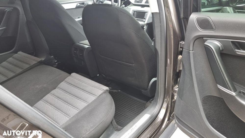 Volkswagen Passat 2.0 TDI 4Motion BlueMotion Technology DSG Highline - 5