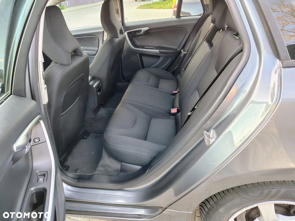 Volvo V60 D3 Linje Business - 16