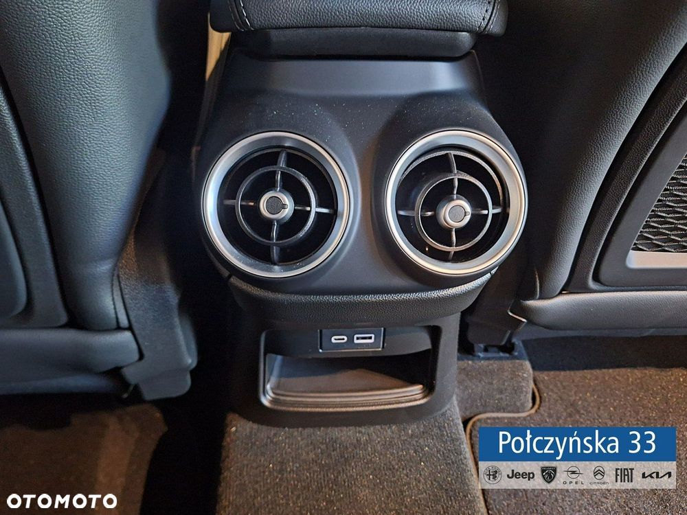 Alfa Romeo Stelvio - 14