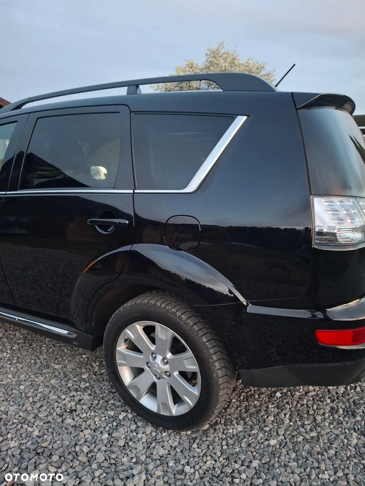 Mitsubishi Outlander 2011 photo 4