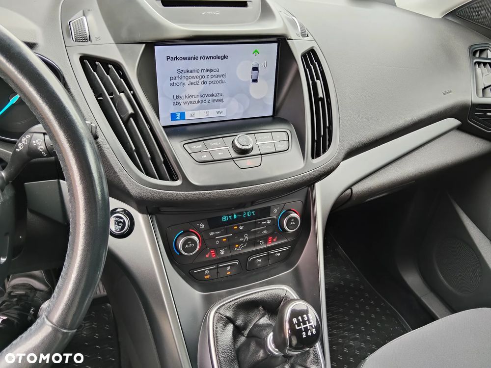 Ford Kuga 1.5 EcoBoost TITANIUM - 21