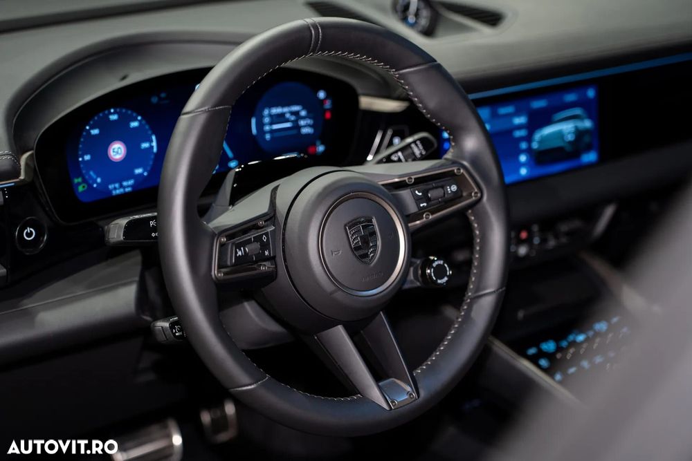 Porsche Macan - 28