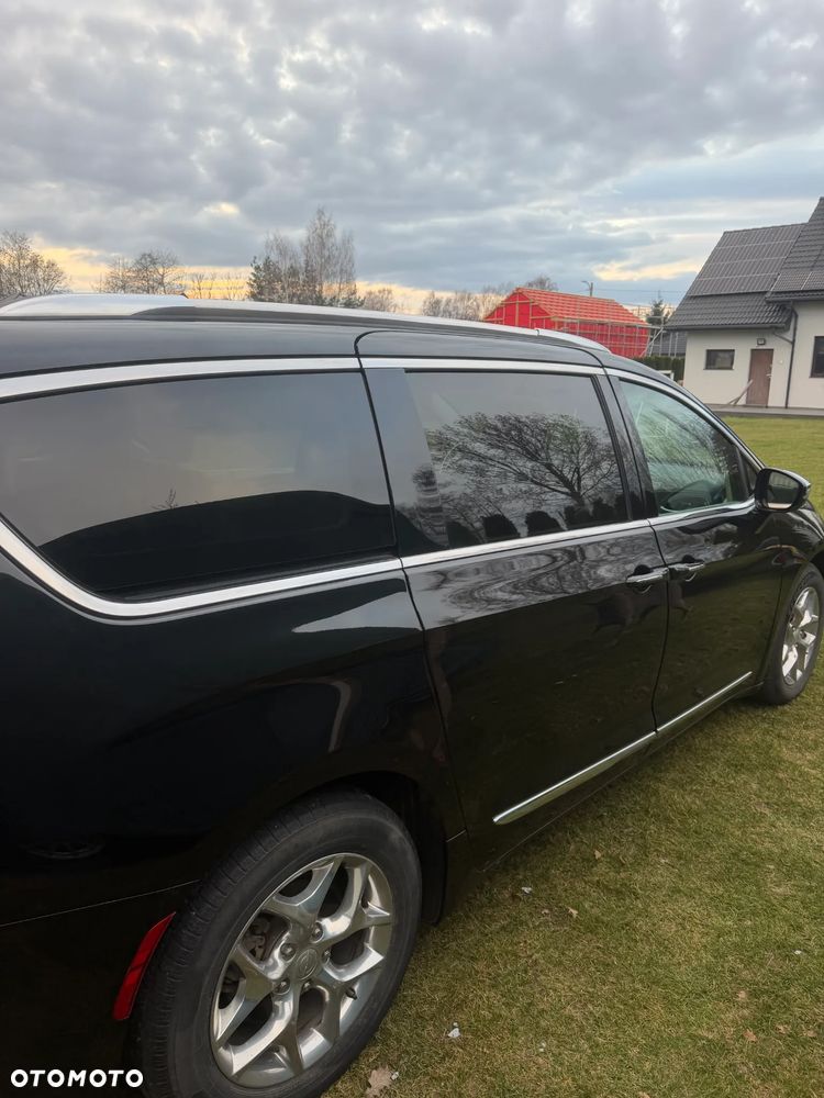 Chrysler Pacifica - 29