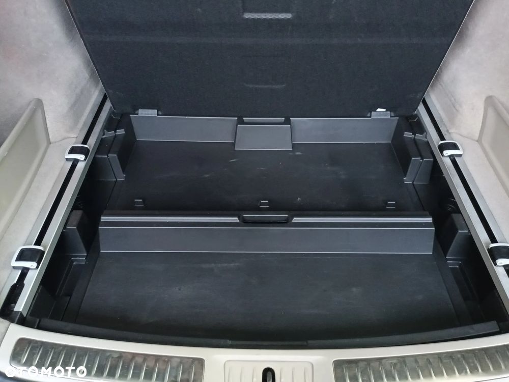 Toyota Avensis 1.8 Premium EU5 - 22