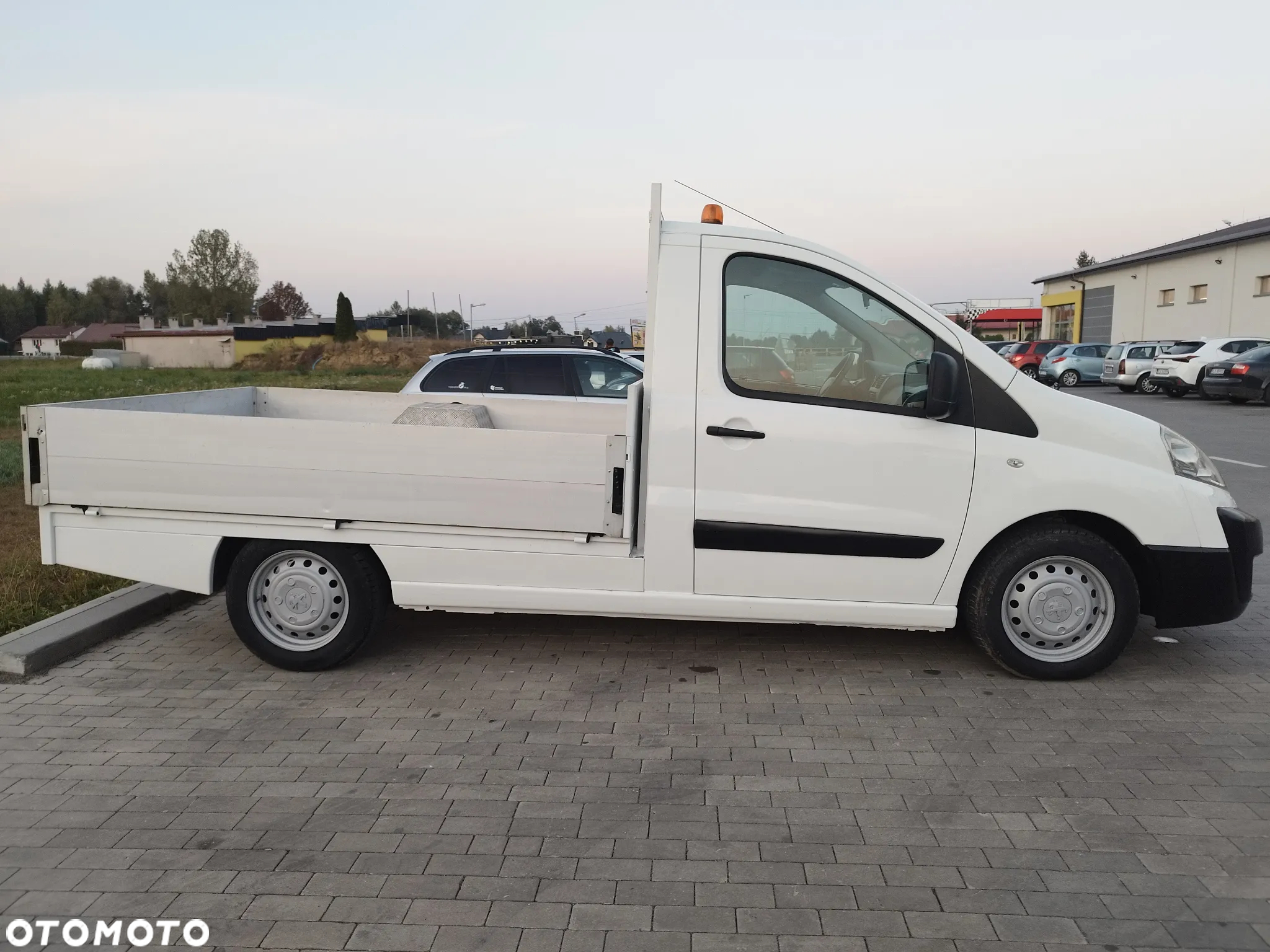Peugeot Expert - 8