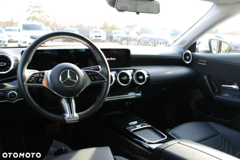 Mercedes-Benz CLA - 14