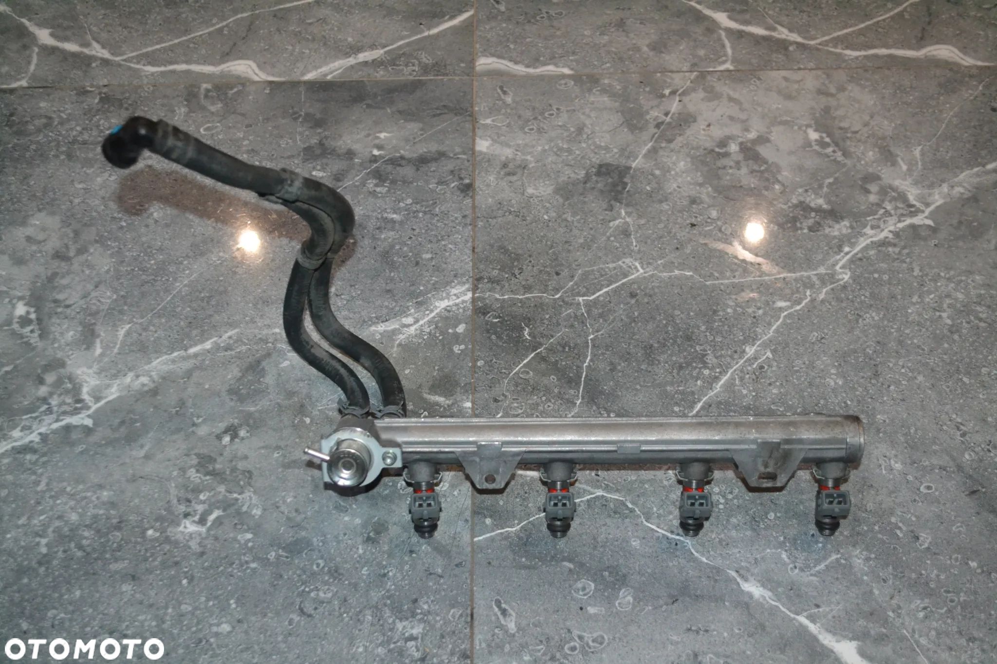 VW SEAT AUDI SKODA 1,4 1,6 16V LISTWA WTRYSKOWA PALIWA WTRYSKI 036133319B - 1