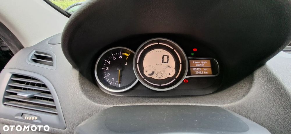 Renault Megane 1.6 16V Style Edition - 11