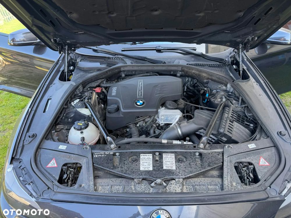 BMW Seria 5 528i xDrive - 13