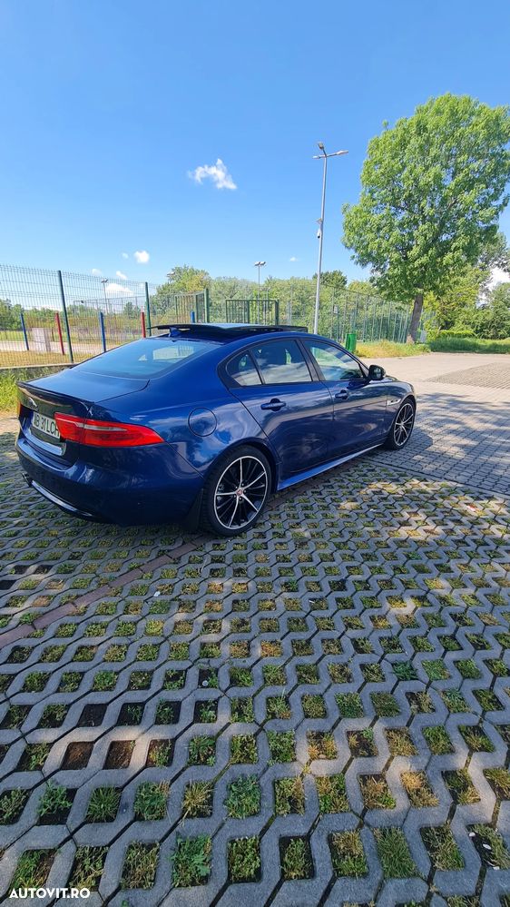 Jaguar XE 2.0 R-Sport - 3