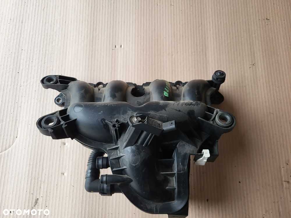 Kolektor ssący Peugeot 308 T9 1.6 THP - 1