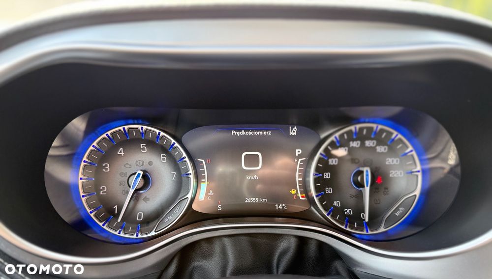 Chrysler Pacifica - 13