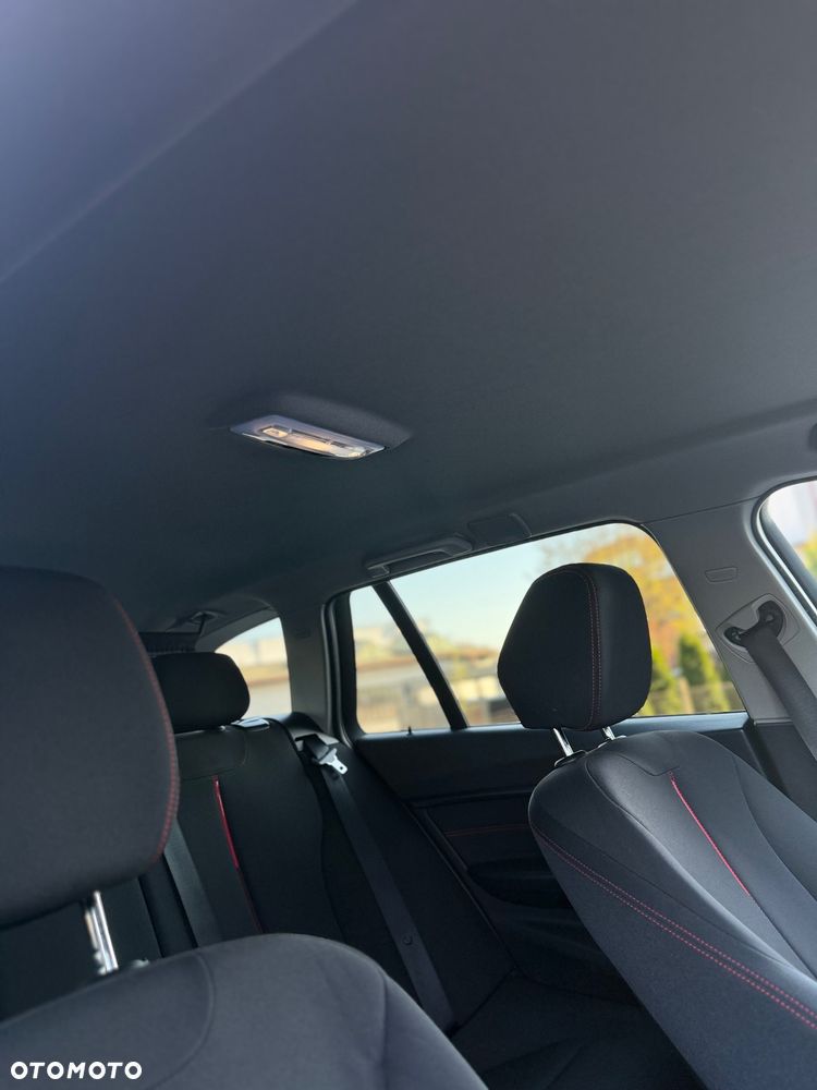 BMW Seria 3 318d Sport Line - 12