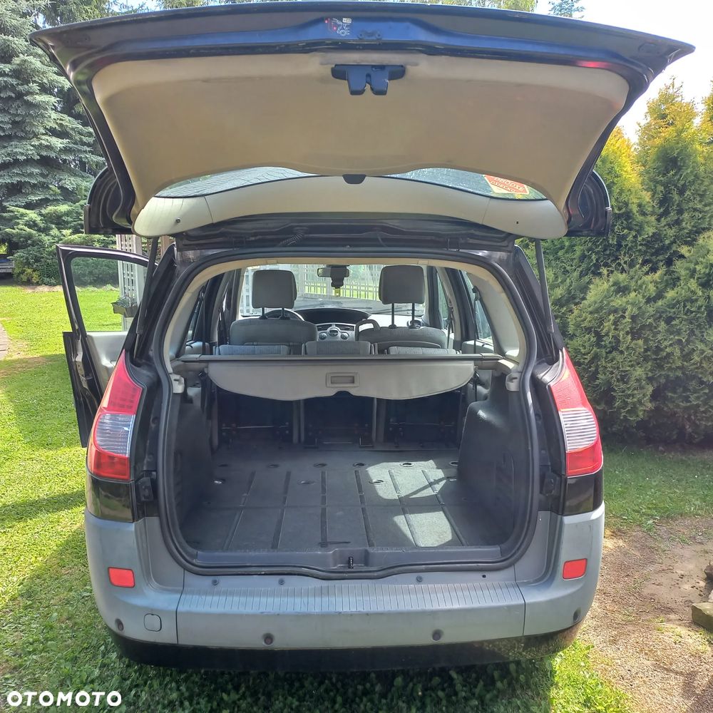 Renault Grand Scenic - 8