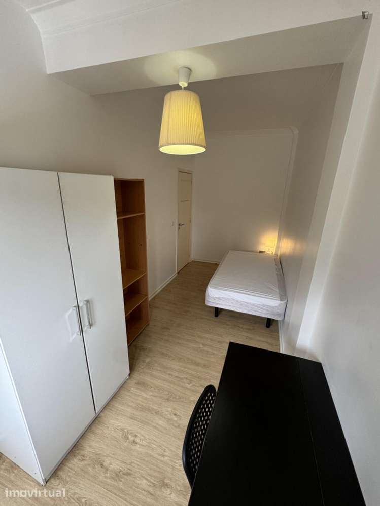 Quarto - localizado em São Romão Coimbra - Grande imagem: 4/10