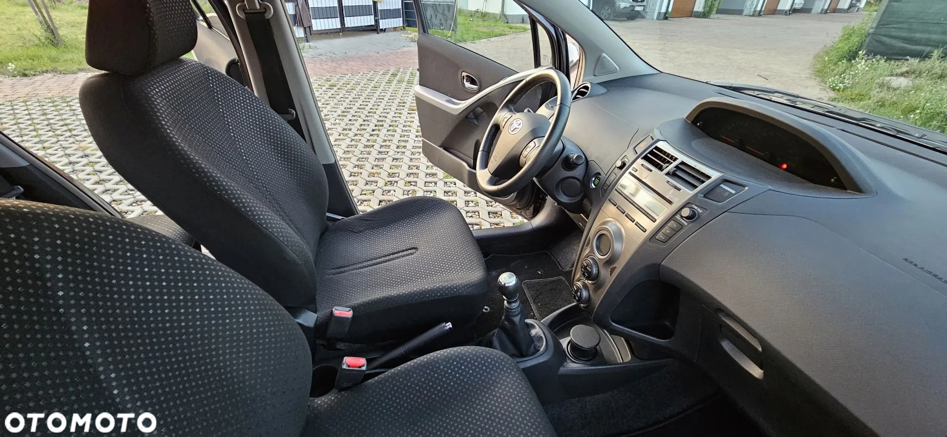 Toyota Yaris 1.33 Dynamic - 16