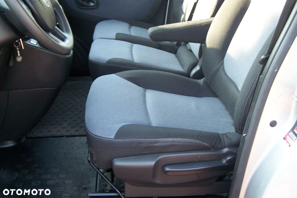 Renault Trafic - 12