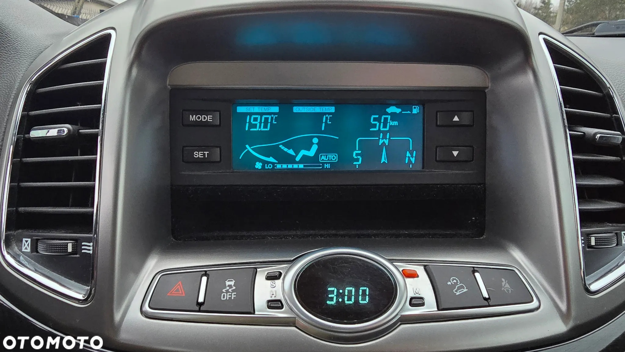 Chevrolet Captiva 2.4 2WD Travel Edition - 23