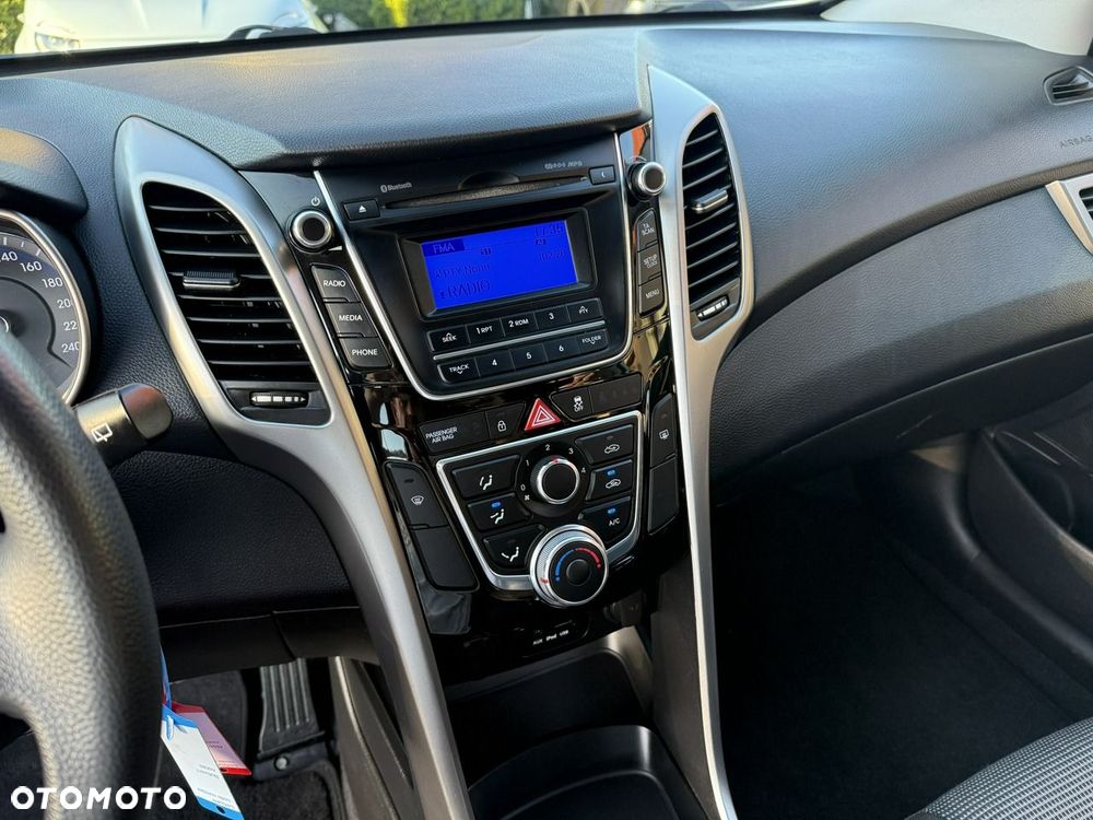 Hyundai i30 1.4 Classic + - 17