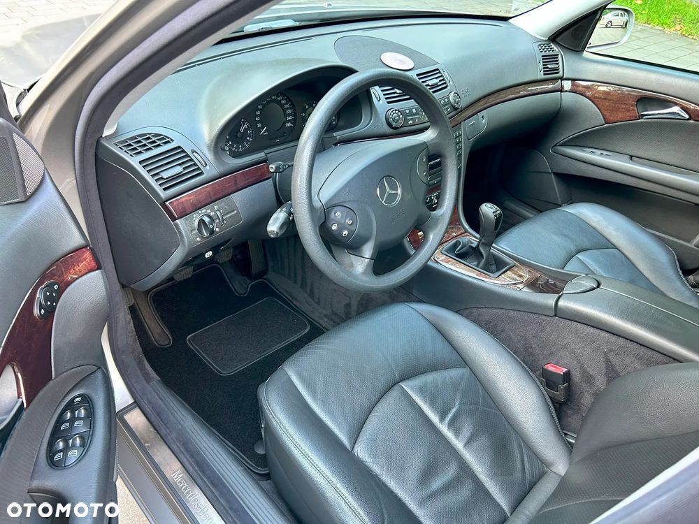 Mercedes-Benz Klasa E 200 CDI Classic - 22