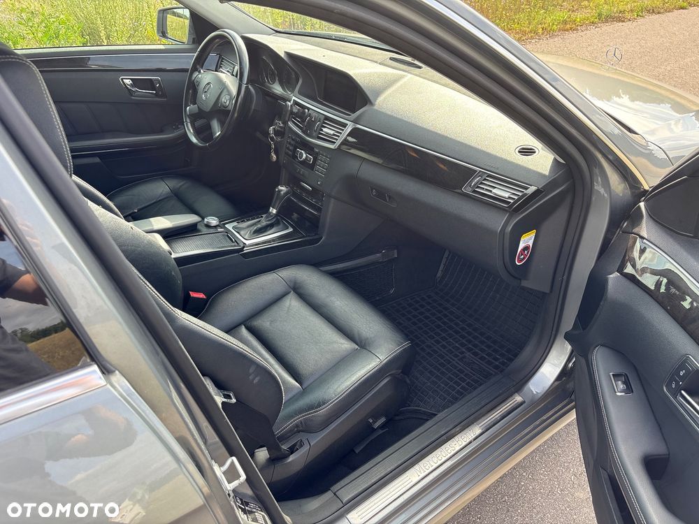 Mercedes-Benz Klasa E 220 CDI BlueEff Avantgarde - 23