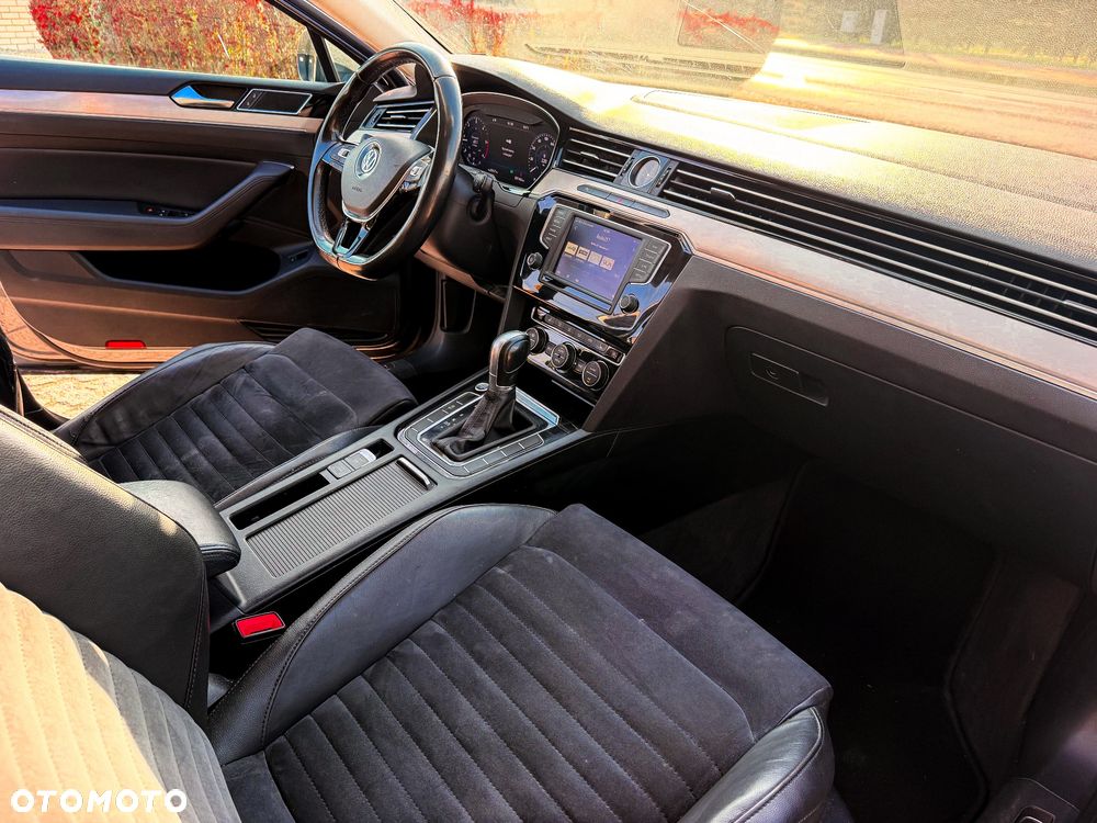 Volkswagen Passat 2.0 TDI SCR DSG Highline - 32