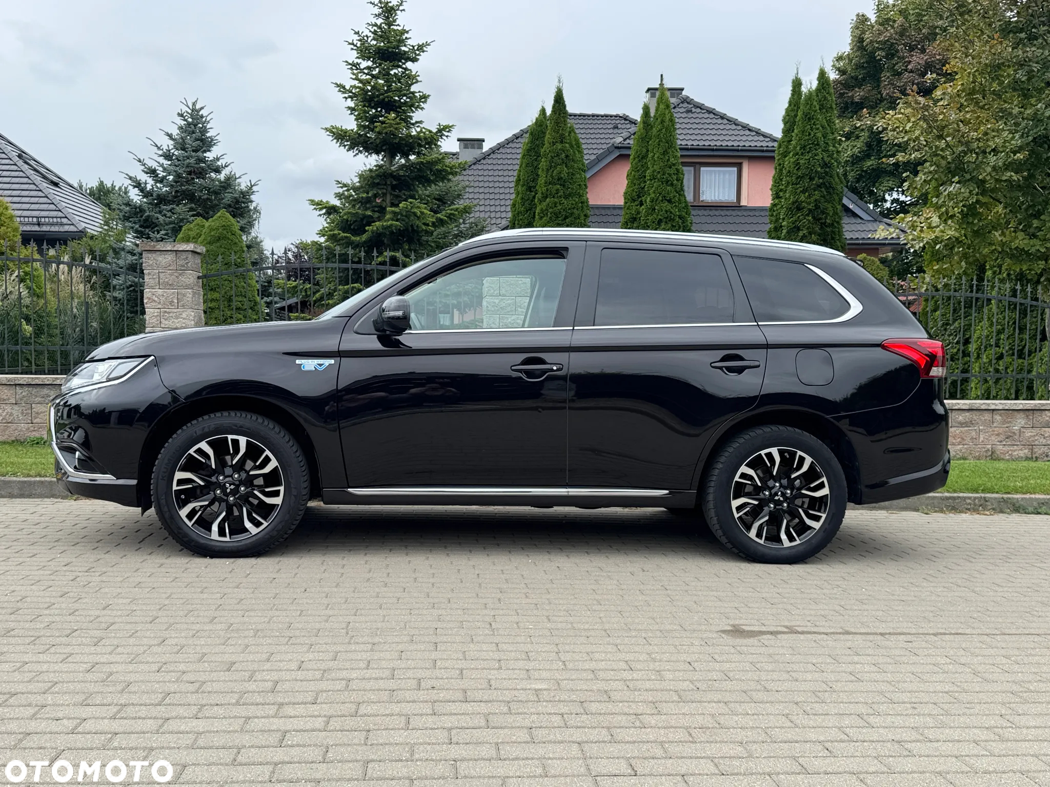 Mitsubishi Outlander PHEV Instyle NAVI + - 2