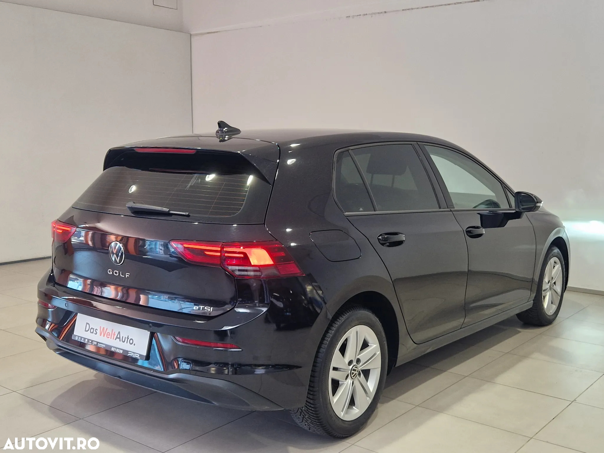 Volkswagen Golf 1.0 eTSI DSG MHEV Life - 7