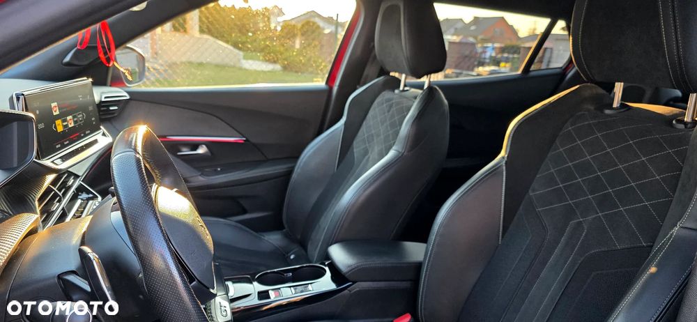 Peugeot 2008 BlueHDi 130 EAT8 GT - 13